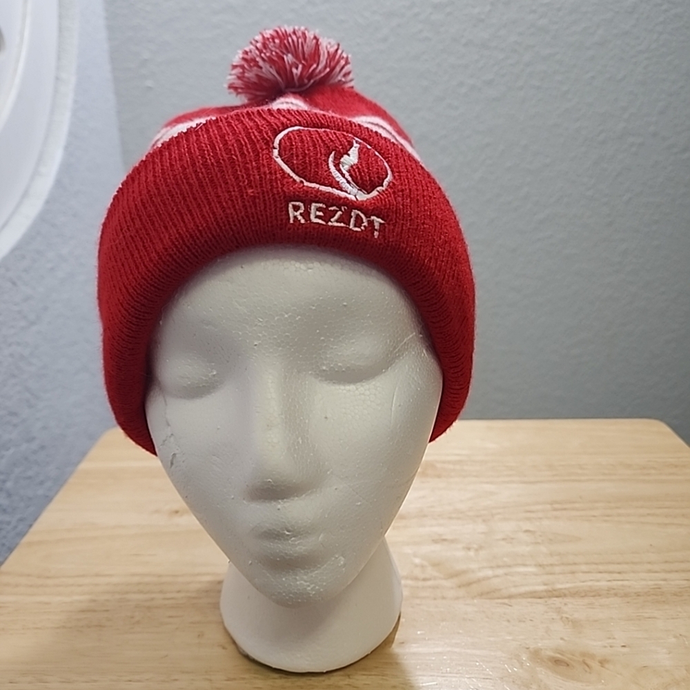 Hit Wear Red/white Knit Beanie With Pom Pom Women's One Size